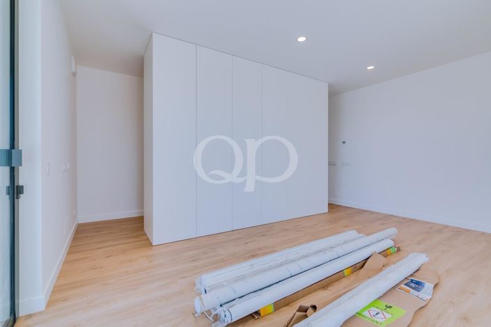 Image No.66-4 Bed House for sale