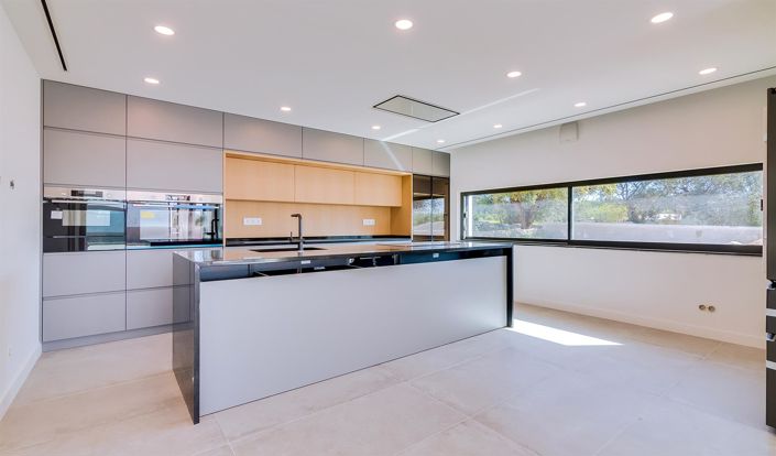 Image No.79-4 Bed House for sale