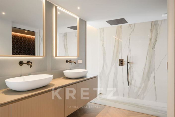 Image No.16-5 Bed House for sale