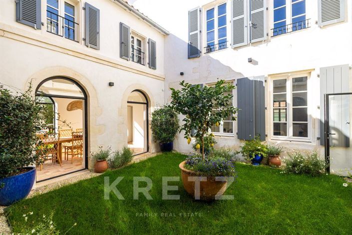 Image No.1-5 Bed House for sale