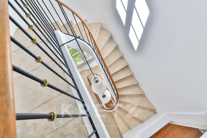 Image No.16-5 Bed House for sale