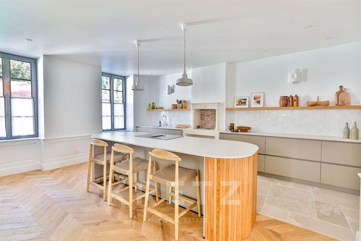 Image No.4-5 Bed House for sale