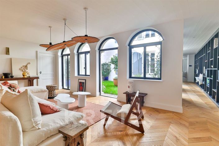 Image No.5-5 Bed House for sale