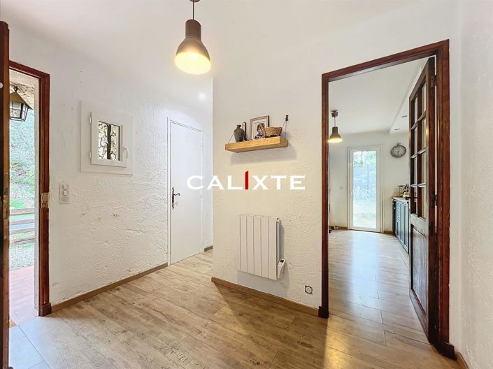 Image No.10-2 Bed House for sale