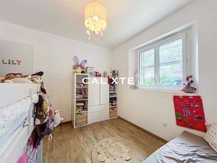 Image No.13-2 Bed House for sale