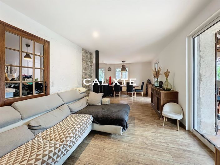 Image No.8-2 Bed House for sale