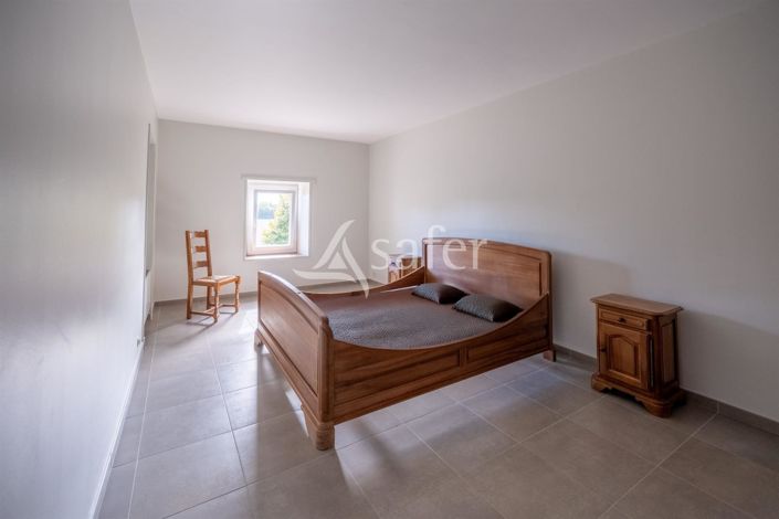 Image No.10-5 Bed House for sale