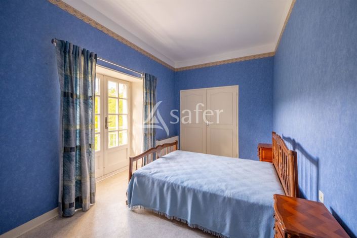 Image No.11-5 Bed House for sale