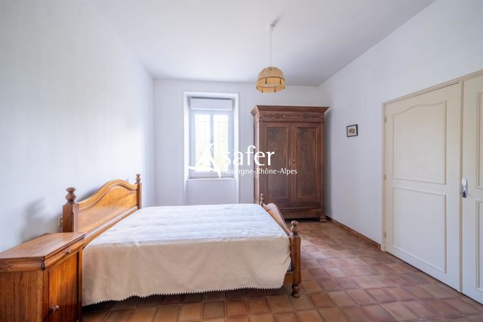 Image No.12-5 Bed House for sale