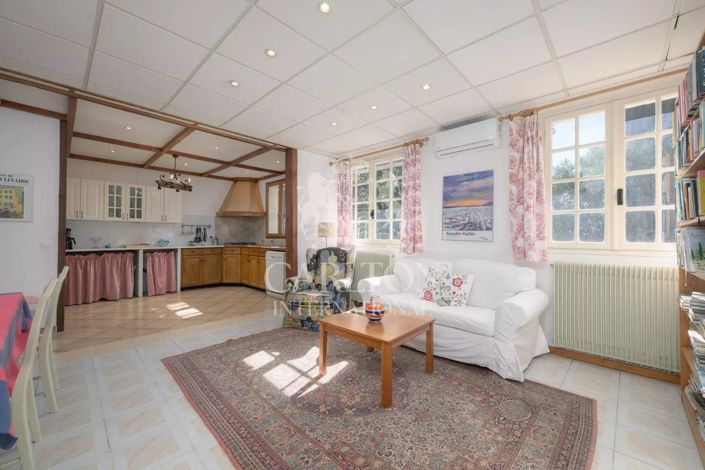 Image No.21-6 Bed House for sale