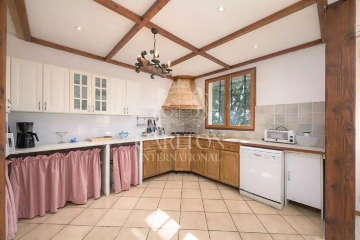 Image No.22-6 Bed House for sale