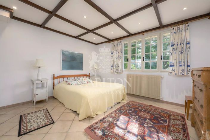 Image No.26-6 Bed House for sale