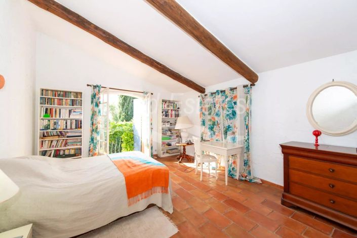 Image No.11-5 Bed House for sale