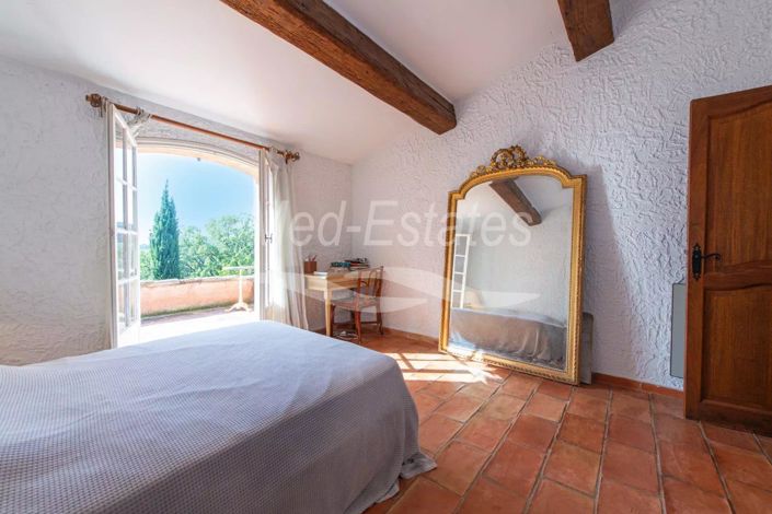 Image No.20-5 Bed House for sale