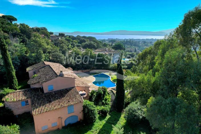 Image No.3-5 Bed House for sale