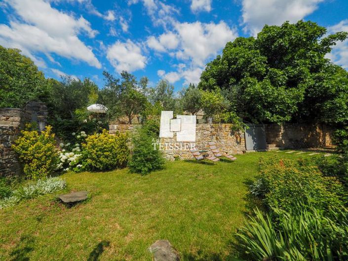 Image No.6-9 Bed House for sale