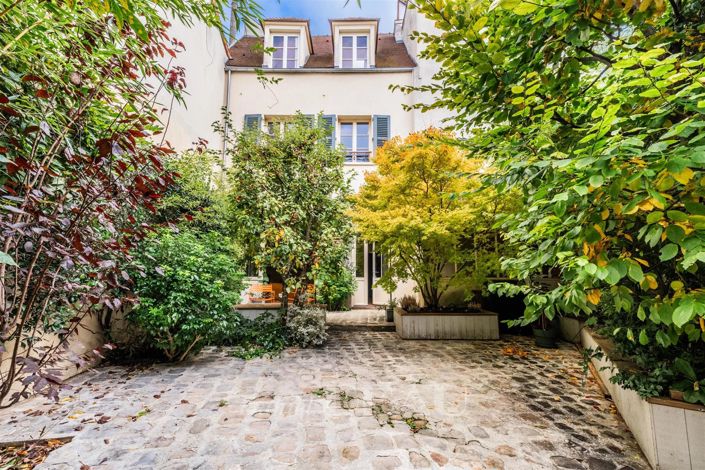 Image No.1-4 Bed House for sale