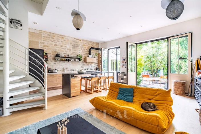 Image No.2-4 Bed House for sale