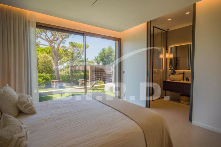 Image No.10-4 Bed House for sale