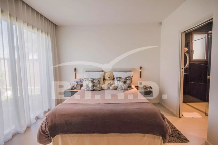 Image No.12-4 Bed House for sale