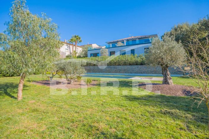 Image No.3-3 Bed Apartment for sale