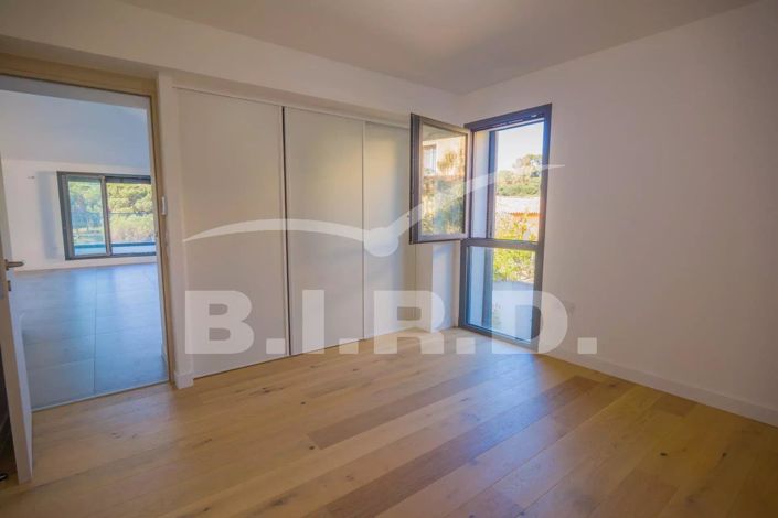 Image No.8-3 Bed Apartment for sale