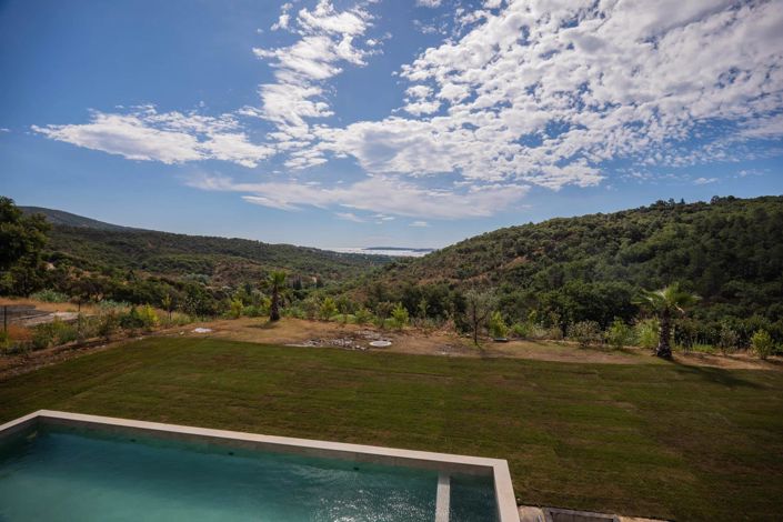 Image No.3-5 Bed House for sale