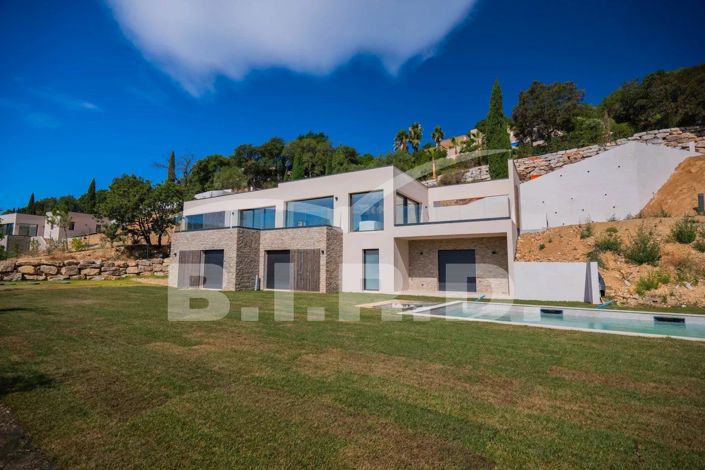 Image No.4-5 Bed House for sale