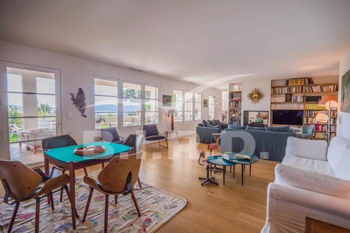 Image No.5-6 Bed House for sale