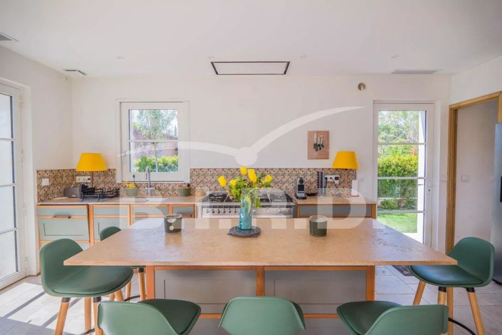 Image No.7-6 Bed House for sale