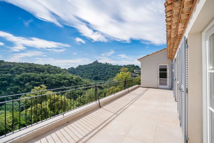 Image No.6-5 Bed House for sale