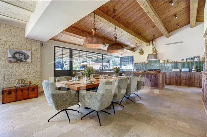 Image No.6-5 Bed House for sale