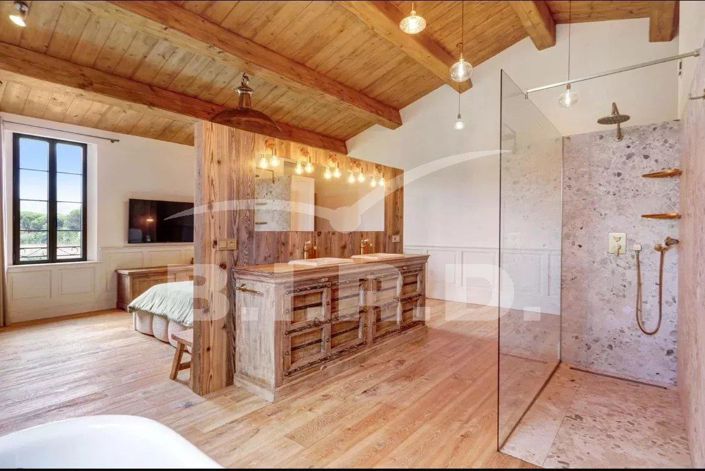 Image No.9-5 Bed House for sale