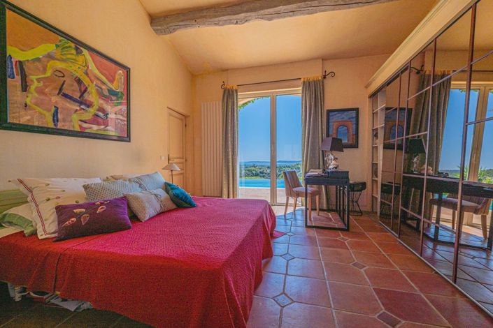 Image No.11-7 Bed House for sale