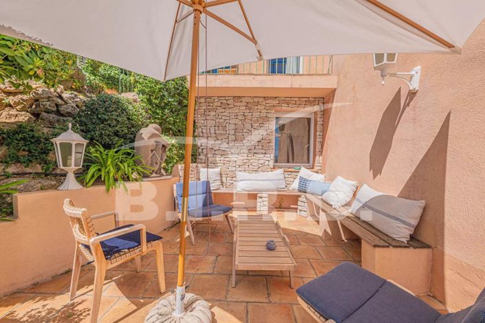 Image No.15-7 Bed House for sale