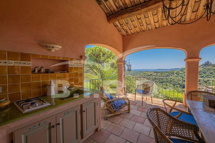 Image No.5-7 Bed House for sale