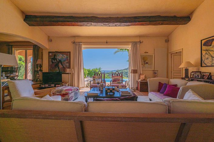 Image No.6-7 Bed House for sale