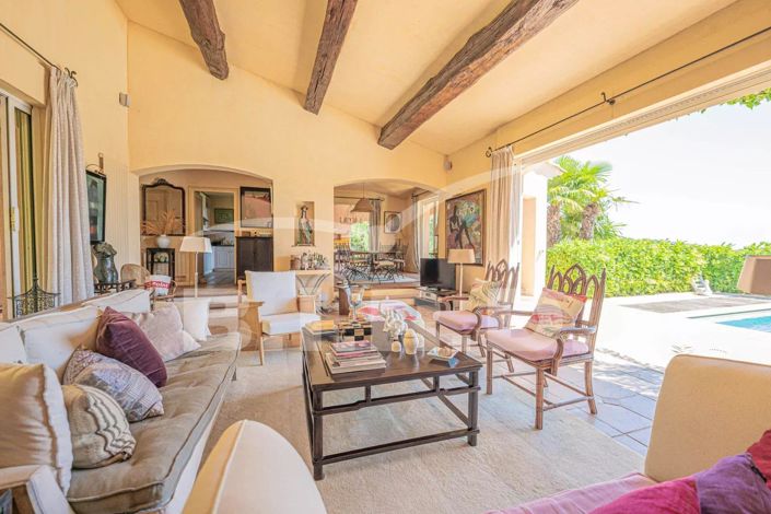 Image No.7-7 Bed House for sale