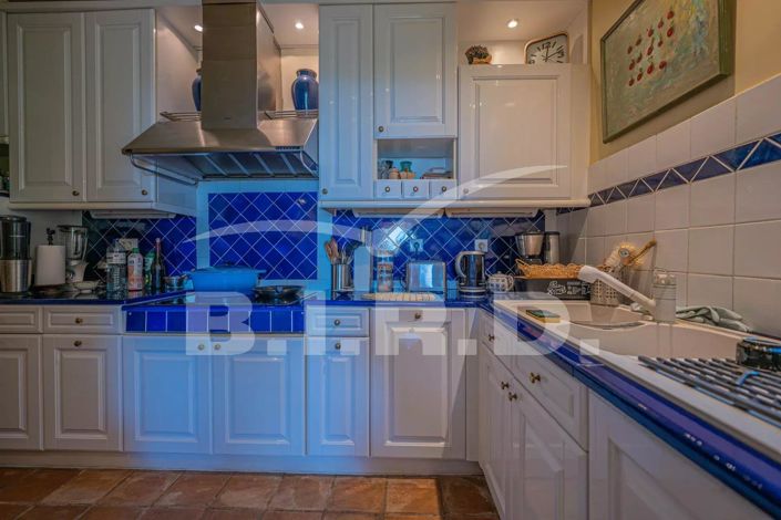 Image No.9-7 Bed House for sale