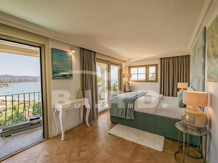 Image No.10-3 Bed House for sale