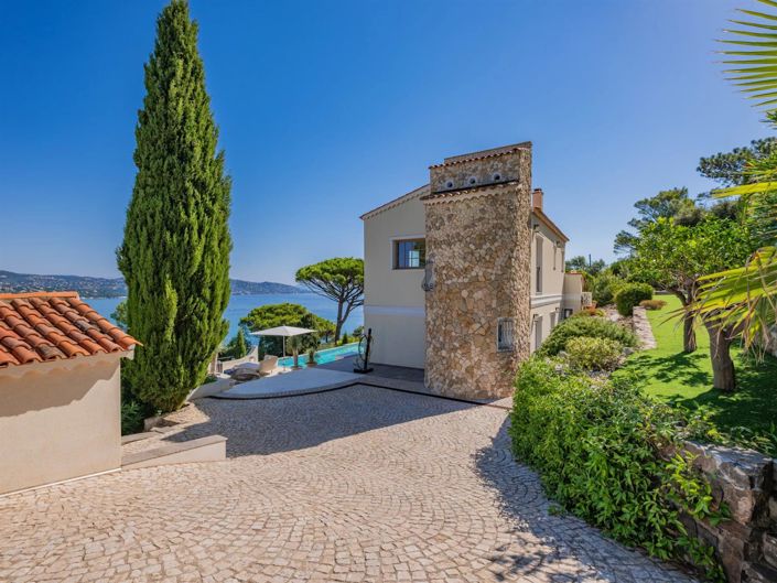 Image No.13-3 Bed House for sale