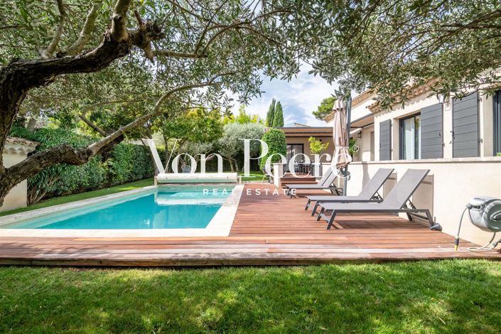 Image No.1-5 Bed House for sale