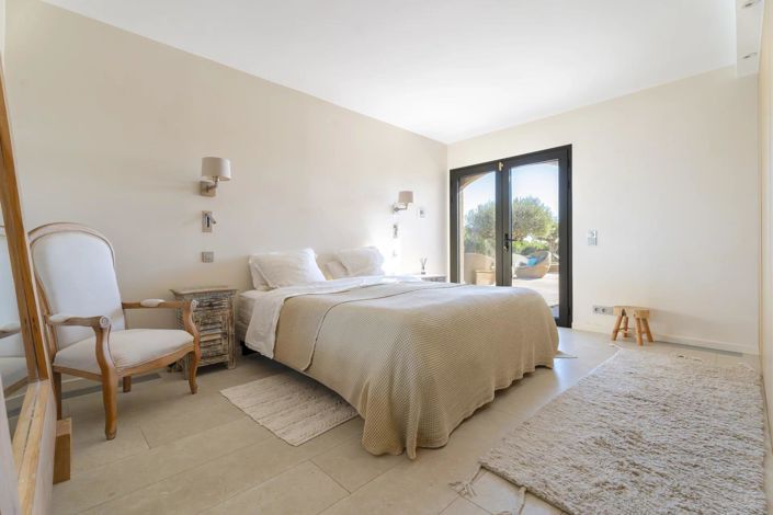 Image No.17-5 Bed House for sale