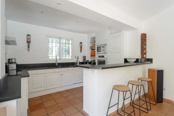 Image No.7-4 Bed House for sale