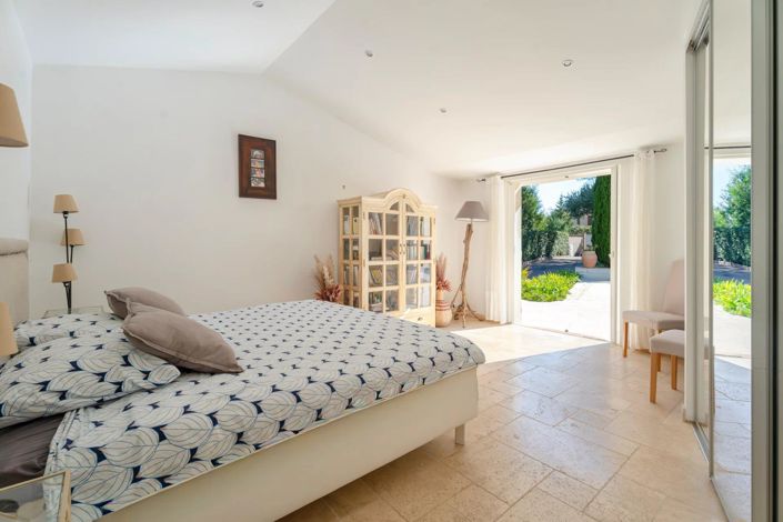 Image No.9-4 Bed House for sale