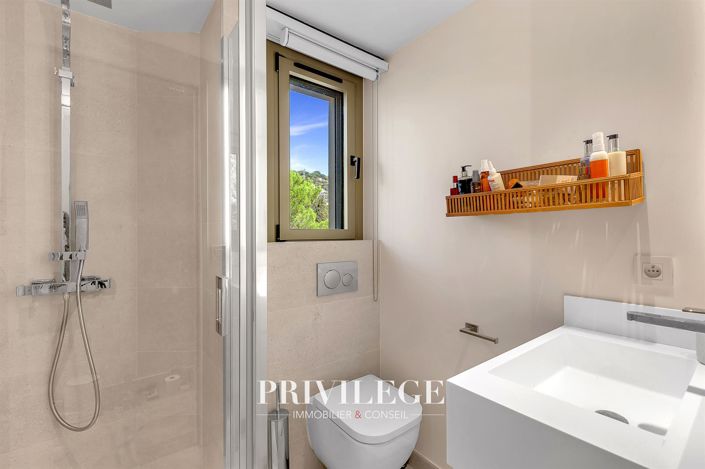 Image No.22-2 Bed Apartment for sale