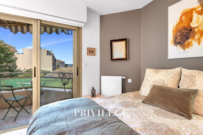 Image No.24-2 Bed Apartment for sale