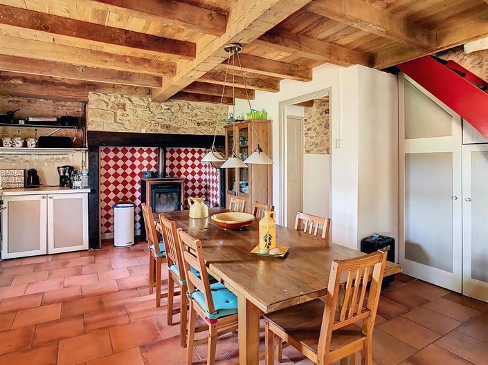 Image No.8-5 Bed House for sale