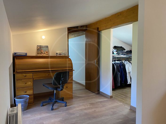 Image No.6-3 Bed House for sale