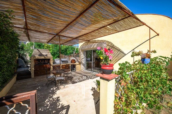 Image No.10-3 Bed House for sale